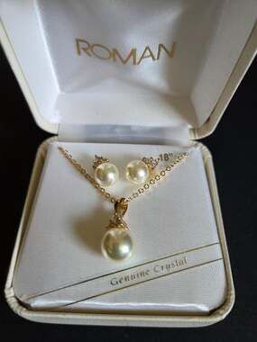 Roman Vintage Simulated Pearl Crystal Necklace Earrings Box Set #AES13